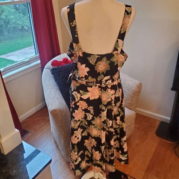 NWT Who What Wear. Black, Floral, Belted Dress Size Large - Picture 5 of 14